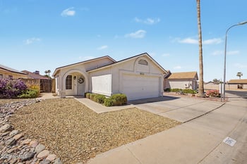 7347 Paradise Dr, Peoria, AZ 85345