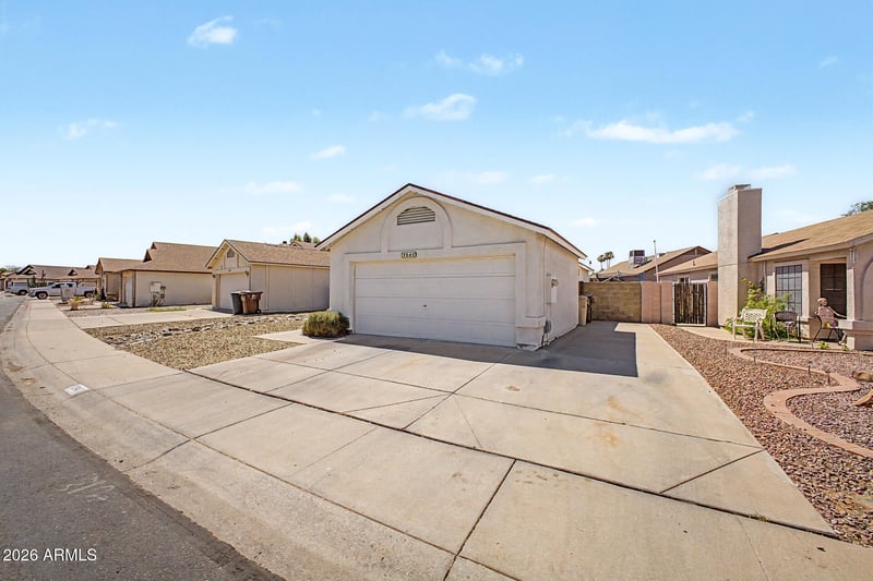 7347 Paradise Dr, Peoria, AZ 85345