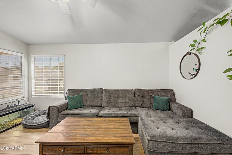 7347 Paradise Dr, Peoria, AZ 85345