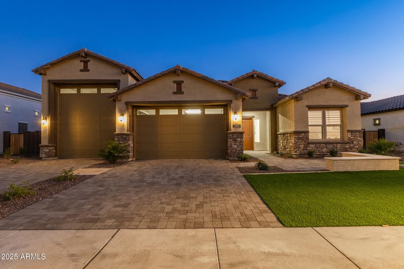 7349 Lisbon Ln, Peoria, AZ 85381