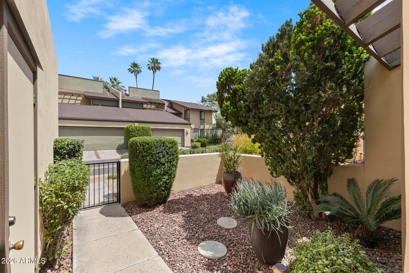 735 E Gardenia Dr, Phoenix, AZ 85020
