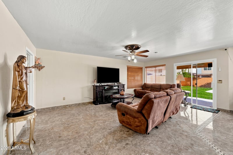 735 E Geronimo St, Chandler, AZ 85225