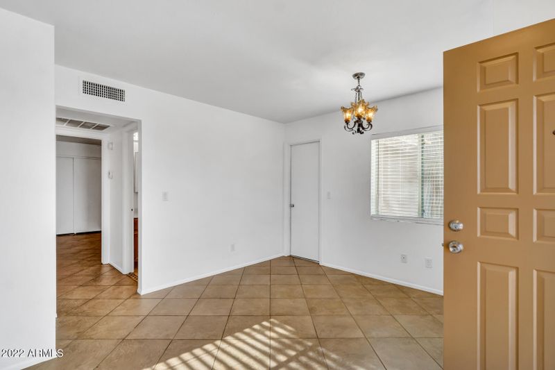 735 E Michelle Dr, Phoenix, AZ 85022