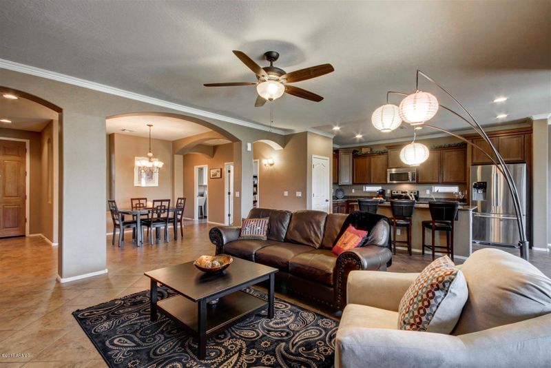 735 E Raven Way, Gilbert, AZ 85297
