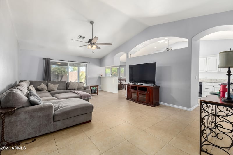 735 Winthrop Cir, Mesa, AZ 85204