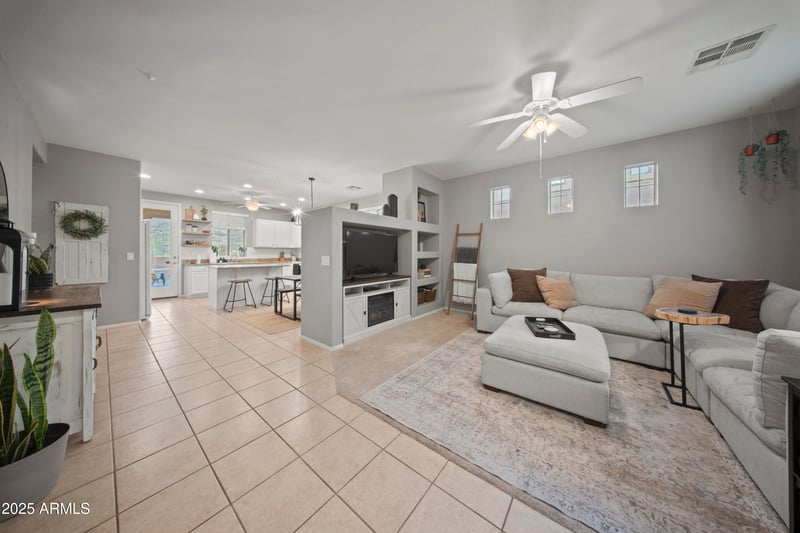 7350 Montgomery Rd, Peoria, AZ 85383