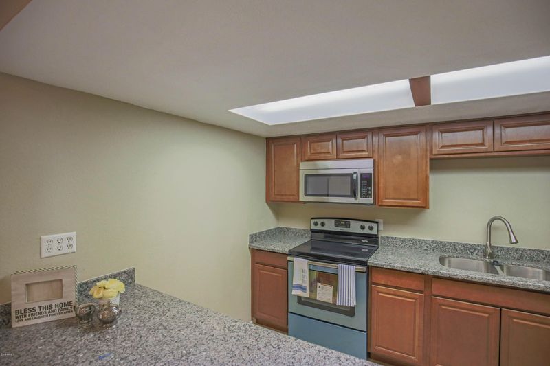7352 N 39th Ave, Phoenix, AZ 85051