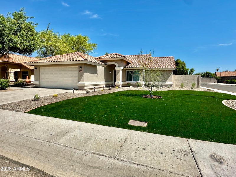 7352 W Via Del Sol Dr, Glendale, AZ 85310