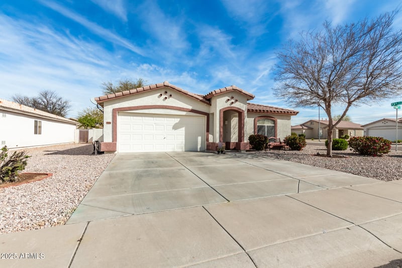 7356 Solano Dr, Glendale, AZ 85303