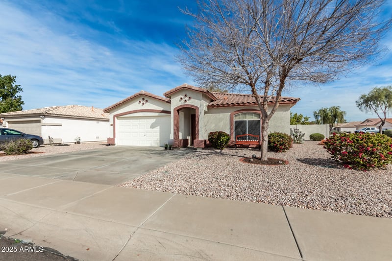 7356 Solano Dr, Glendale, AZ 85303