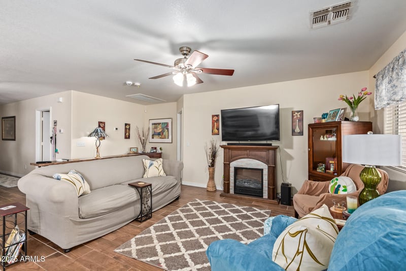 7356 Solano Dr, Glendale, AZ 85303