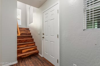 736 Laguna Dr, Gilbert, AZ 85233