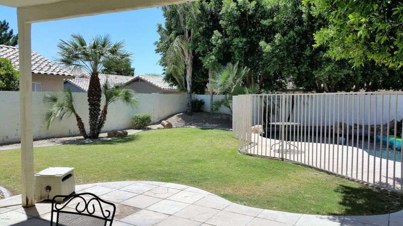 7363 W Hill Ln, Glendale, AZ 85310