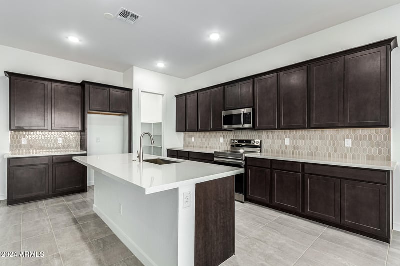 7366 White Tail Rd, San Tan Valley, AZ 85143
