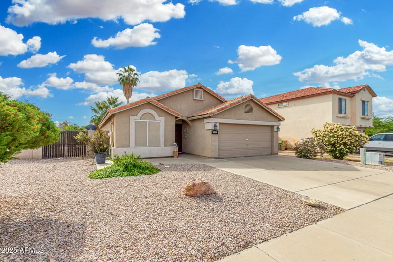 7367 Peppertree Ln, Glendale, AZ 85303