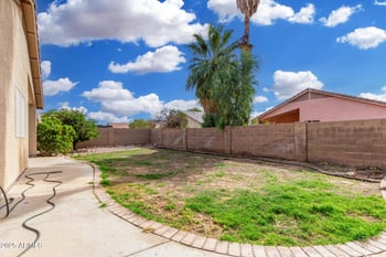 7367 Peppertree Ln, Glendale, AZ 85303