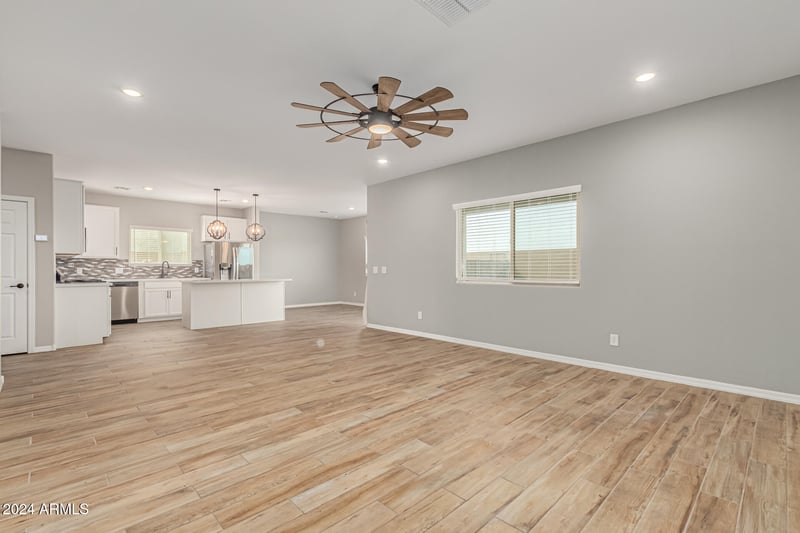 7368 N 128th Ave, Glendale, AZ 85307