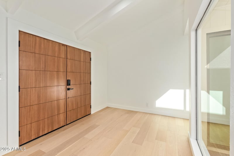 7369 Krall St, Scottsdale, AZ 85250