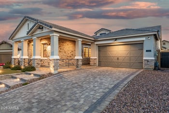 737 Nighthawk Way, Phoenix, AZ 85048