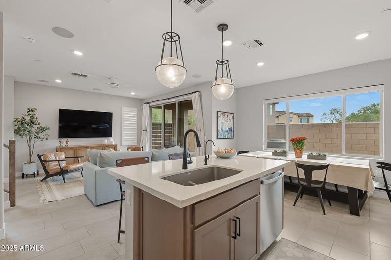 737 Rojo Way #103, Gilbert, AZ 85297