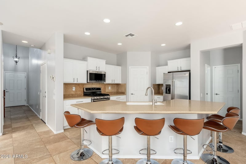 7371 Kings Ave, Peoria, AZ 85382