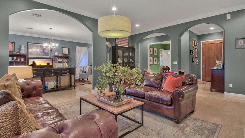 739 E Meadow Ln, Phoenix, AZ 85022