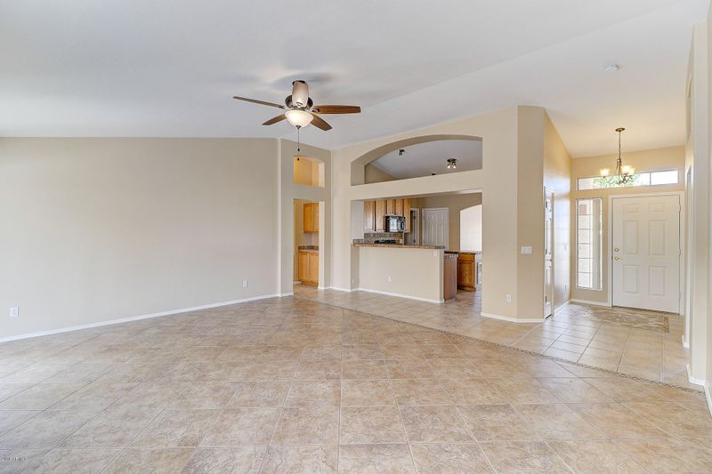 739 S St Paul Cir, Mesa, AZ 85206