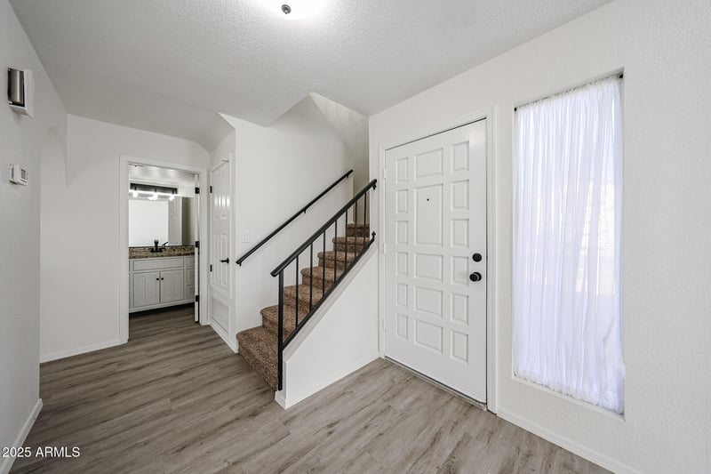 7395 Oraibi Dr, Glendale, AZ 85308