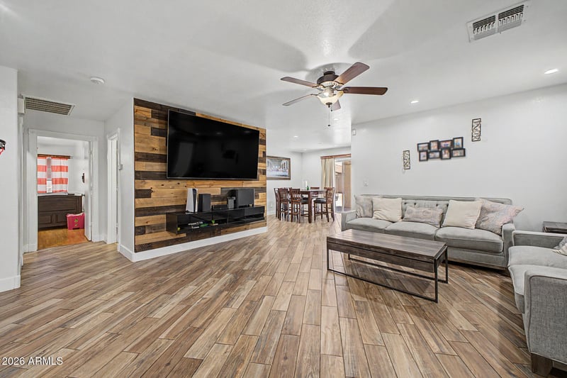 7395 W Rancho Dr, Glendale, AZ 85303