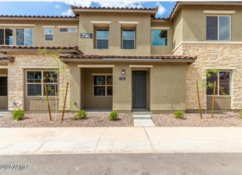 740 Lark St #102, Gilbert, AZ 85297