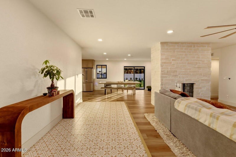 740 N Oracle --, Mesa, AZ 85203