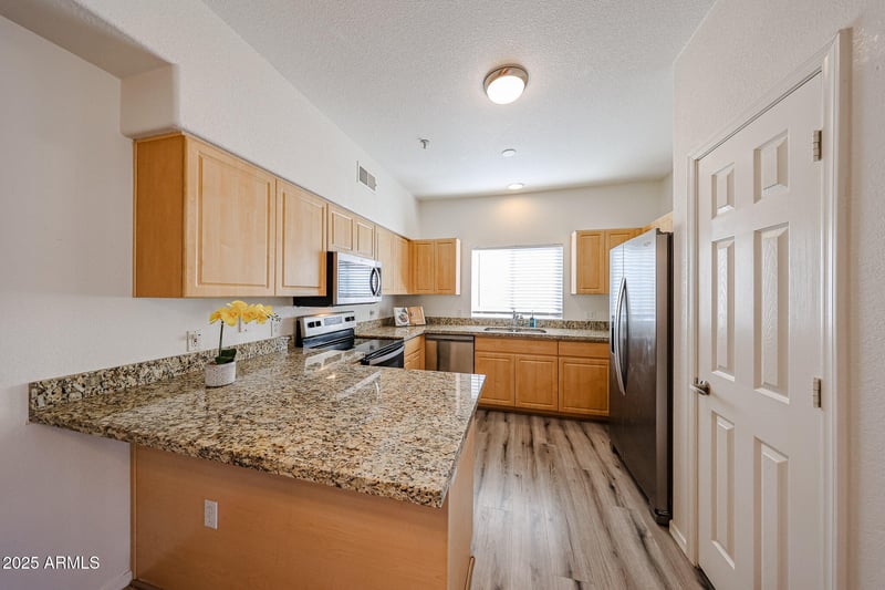 7401 Arrowhead Clubhouse Dr #2047, Glendale, AZ 85308