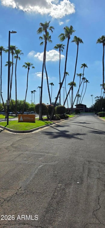 7401 W Arrowhead Clubhouse Dr #1002, Glendale, AZ 85308