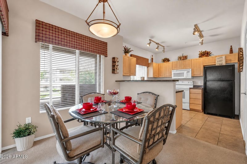 7401 W Arrowhead Clubhouse Dr #2067, Glendale, AZ 85308