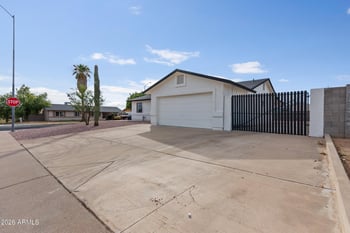 7402 E Halifax Cir, Mesa, AZ 85207