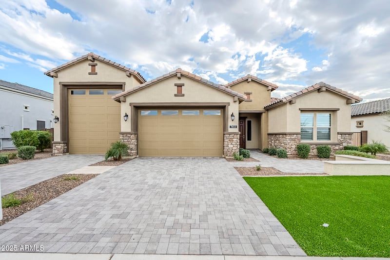 7403 Lisbon Ln, Peoria, AZ 85381