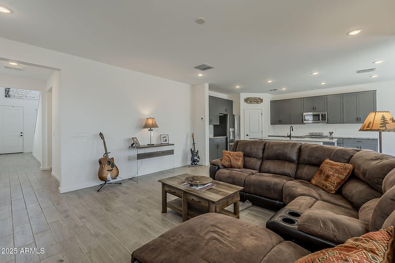 7403 State Ave, Glendale, AZ 85303