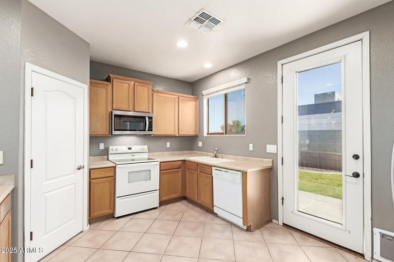 7405 19th St, Phoenix, AZ 85042