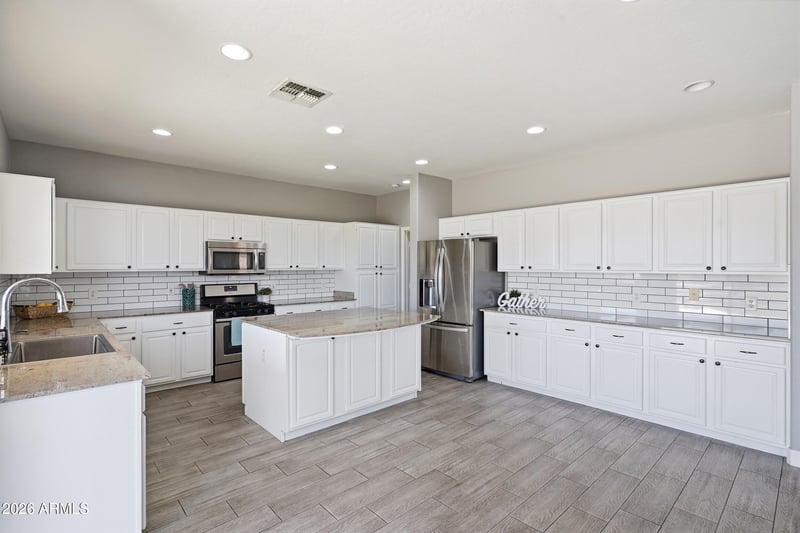 7407 Honeysuckle Dr, Peoria, AZ 85383