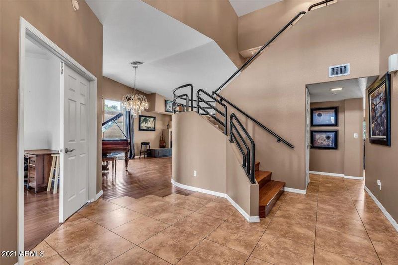 741 E Acoma Dr, Phoenix, AZ 85022