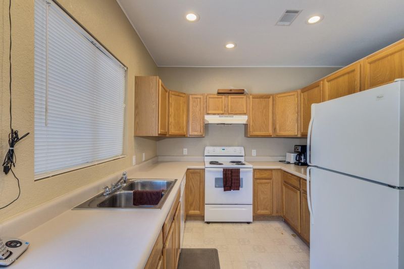 741 E Jones Ave, Phoenix, AZ 85040