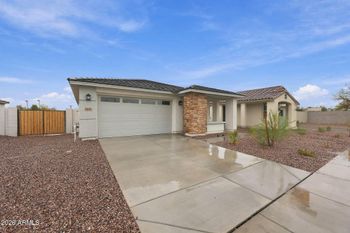 7410 W Rose Ln, Glendale, AZ 85303