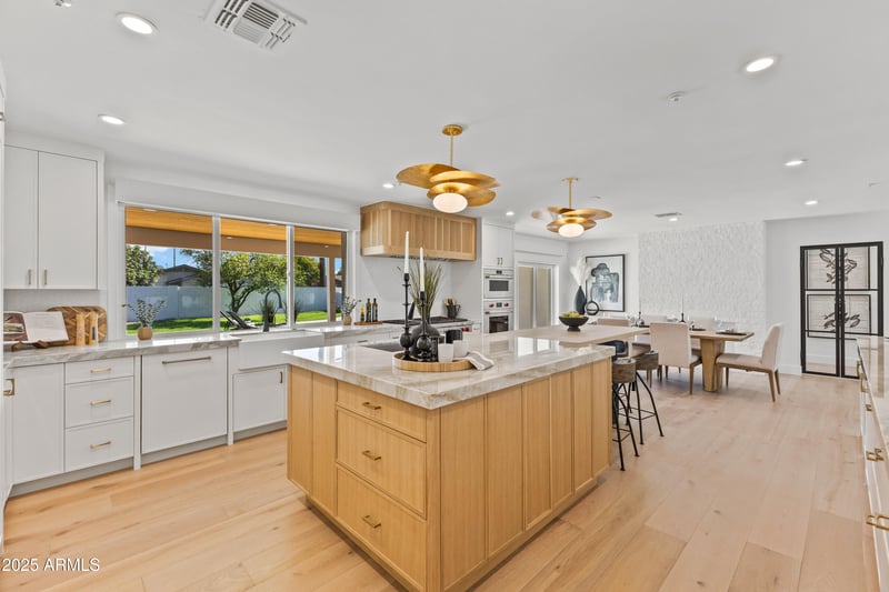 7411 Vista Dr, Scottsdale, AZ 85250