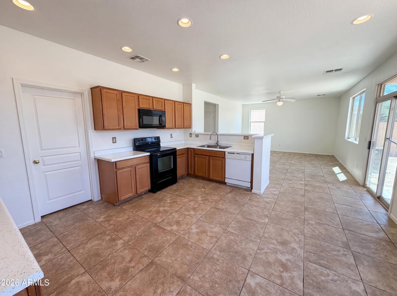7411 Alta Vista Rd, Laveen, AZ 85339