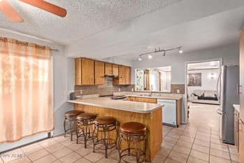 7411 Vogel Ave, Peoria, AZ 85345