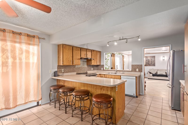 7411 Vogel Ave, Peoria, AZ 85345