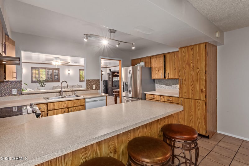 7411 Vogel Ave, Peoria, AZ 85345