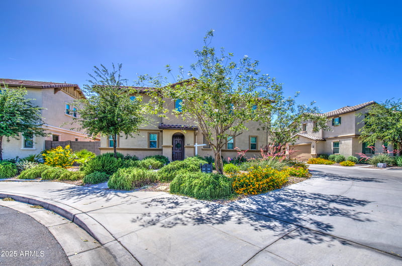 7412 Flower Ave, Mesa, AZ 85208