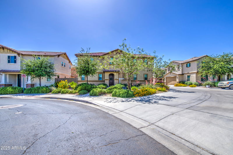 7412 Flower Ave, Mesa, AZ 85208