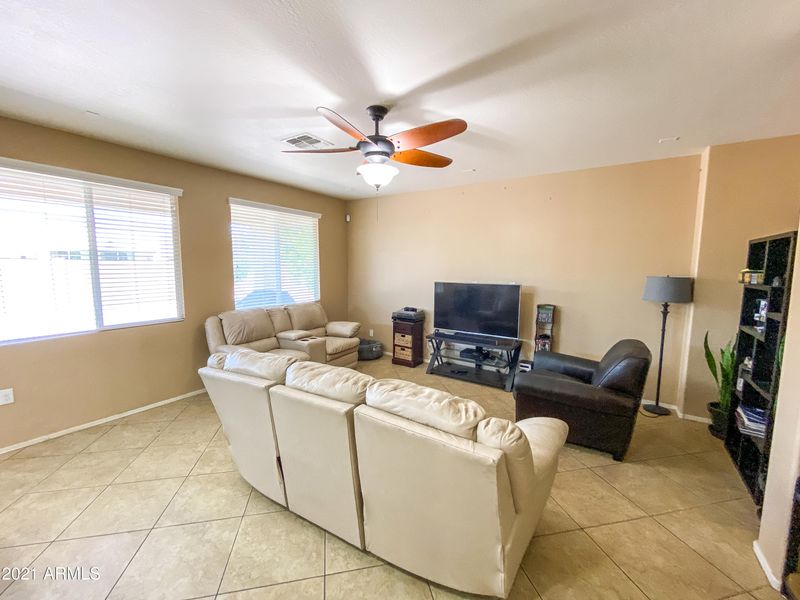 7412 W Darrow St, Laveen, AZ 85339